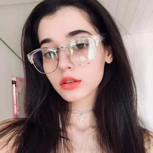 Meet your Posher, Joyce